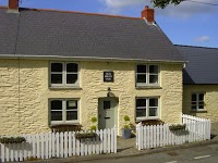 THE OLD SWAN INN   Holiday Cottage Pembrokeshire 789879 Image 0