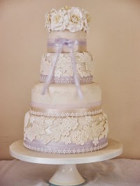 Streatley Village Cakes for Weddings 788945 Image 0